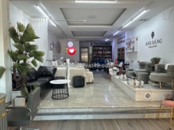 Do cần tiền gấp bên mình sang nhượng hết quán và cho thuê mặt bằng spa - nail -