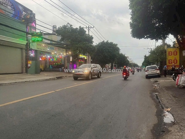 ~/Img/2025/10/giam-soc-35-ty-nha-mat-tien-le-van-khuong-pthoi-an-q12-vi-tri-sieu-hiem-01.jpg