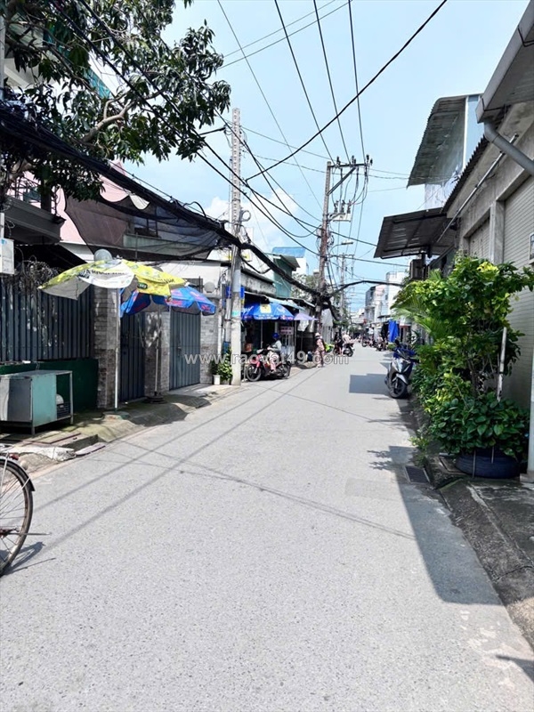 ~/Img/2025/10/ha-hem-o-to-1806-huynh-tan-phat-gan-phu-my-hung-q7-5pn-4wc-gia-585-ty-02.jpg