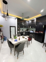 Hiếm, bán nhà lạc long quân ngõ nông, gần ô tô, 46m² 5 tầng giá 9.8 tỷ