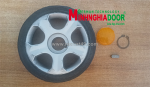 Hướng dẫn thay bánh xe cổng xếp chi tiết