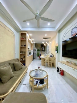 Lạc long quân 35m x5 tầng 11,55 tỷ-15m ô tô tránh,phân lô,thang máy,ngõ thoáng