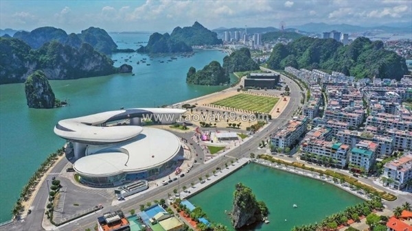 ~/Img/2025/10/lap-dat-dieu-hoa-cong-nghiep-cho-nha-xuong-san-xuat-tai-quang-ninh-02.jpg