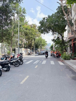 Mặt tền kinh doanh tân vĩnh có 8 tỷ xíu 
q4 giáp quận 1