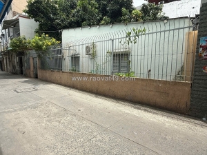 Mặt tiền xe hơi 🚘ngủ trong nhà quận 4 
ngang 9.2 dài 14.5m
có 12 tỏi