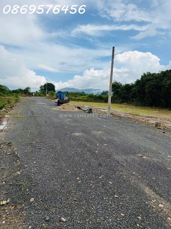 ~/Img/2025/10/mo-ban-dat-nen-phan-lo-gia-dau-tu-tai-khanh-hoa-02.jpg