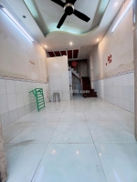 Ngang 3.24 dài 8.5 nở hậu 3.5 đúc 3 tấm có 3 tỷ xíu trung tâm q4