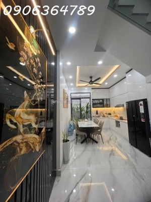 Ngôi nhà nằm ngay trục 3/2 – điện biên phủ, nơi mỗi sáng chỉ vài bước là thấy