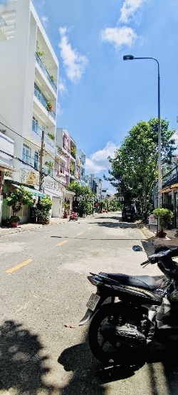 N.gộp - mt khu bàn cờ họ lê - 80m - 4 tầng - 12pn - dòng t.iền 25tr nhỉnh 11 tl