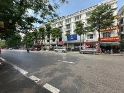 Nhà 6t x 113m2, lô góc mp.xuân la, kd sầm uất giá 65 tỷ có tl.
