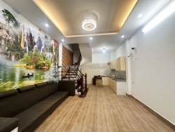 Nhà đẹp hoàng hoa thám gần ngõ thông ô tô 32m² giá 7.2 tỷ