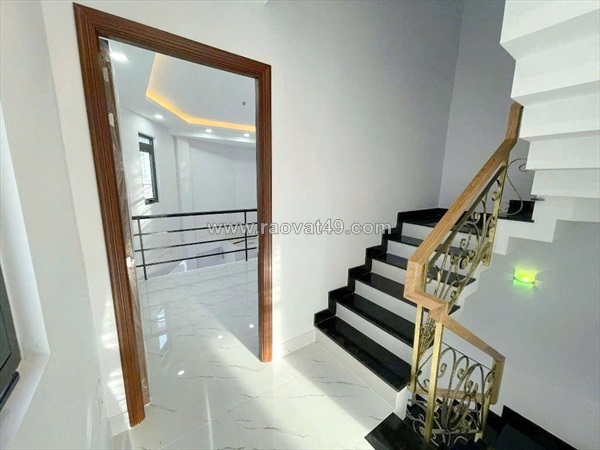 ~/Img/2025/10/nha-duong-noi-bo-6m-bong-sao-p5q8-gia-895-ty-tl-02.jpg