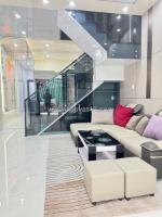 Nhà hai tầng mới đẹp sát mặt tiền trương thị hoa. vị trí vip gần siêu thị mega