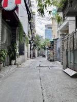 Nhà hiếm đường trần quốc toản quận 3 phường 8 cũ.