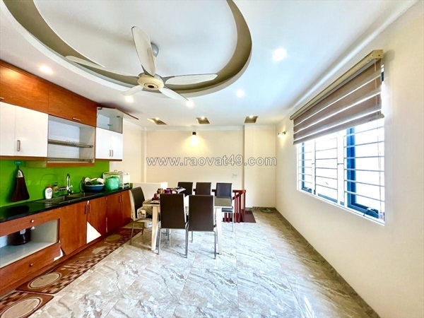 ~/Img/2025/10/nha-phan-lo-hoang-van-thaingo-thong-kinh-doanhoto-tranh-dan-xay-60m-5-02.jpg