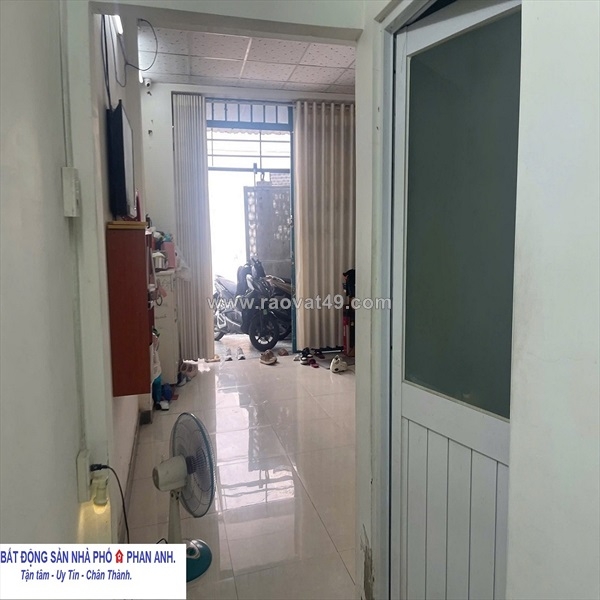 ~/Img/2025/10/nha-pho-quan-9-60-m2-dat-chi-co-3-tynnn-ngay-truong-thcs-hoa-lu-01.jpg