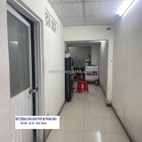 ~/Img/2025/10/nha-pho-quan-9-60-m2-dat-chi-co-3-tynnn-ngay-truong-thcs-hoa-lu-02.jpg