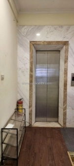 Nhà tôi cho thuê nhà hai cửa đi, mới, duy tân, 99m2x 4t vỉa hè 33 tr