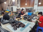 Nhận gia công – đặt mẫu riêng tại xưởng d,a b,ò 👞 chuyên nghiệp, chuẩn xuất khẩu!