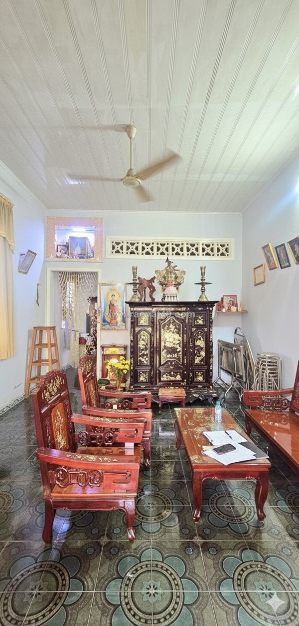 ~/Img/2025/10/nhanh-moi-kip-2p-aeon-sat-mat-tien-nha-c4-93m-no-hau-chi-61-ty-02.jpg