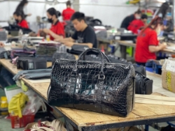 Quà tặng tri ân khách hàng – da thật, in logo miễn phí