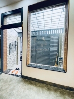 Sát mặt tiền có 25m q4
ngang 3.5 x 15 
có 5 tê