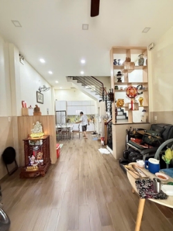 Sát mt! bán nhà 4 tầng cực đẹp đường 3/2, 46m2, nhỉnh 6 tỷ tl