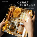 Set quà tặng người yêu với nến thơm, túi thơm đầy tinh tế