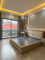 Siêu đẹp, bán nhà nguyễn sơn long biên, thang máy-oto vào nhà-ngõ thông-nở hậu,