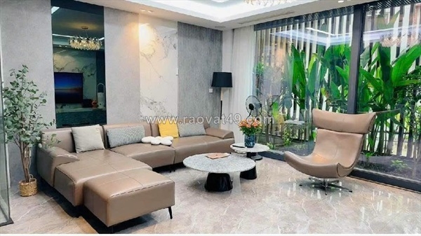 ~/Img/2025/10/sieu-hiem-ban-nha-van-cao-o-to-vao-nha-chi-17-ty-02.jpg