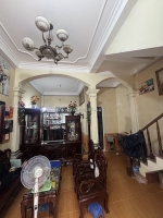 Trần thái tông dt 36m x mt 5m-8,5 tỷ ngõ rộng,thông,gần ô tô