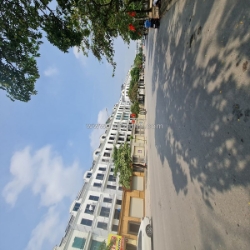 Trung tâm trâu quỳ, gia lâm, hà nội. 36m2 đường rộng 20 giá đầu tư. lh