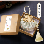 Túi thơm hút ẩm tủ quần áo – giải pháp chống ẩm mốc hiệu quả