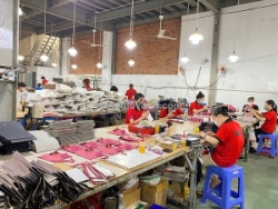 Xưởng sản xuất quà tặng da cho doanh nghiệp – uy tín, nhanh, đẹp