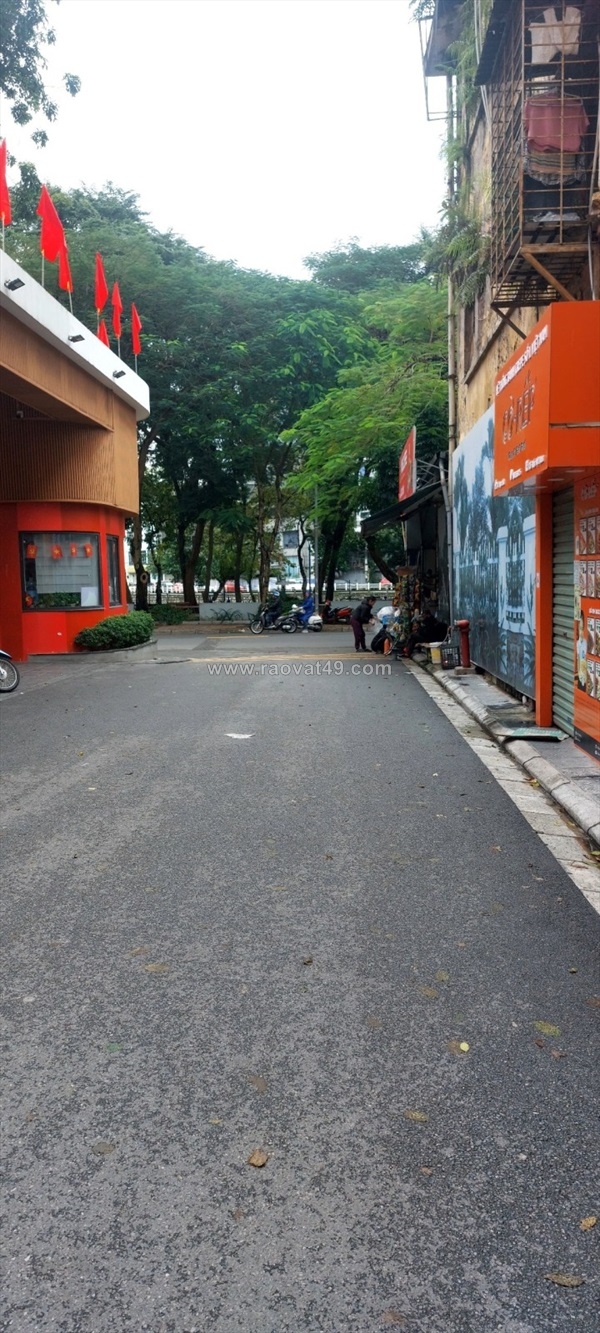 ~/Img/2025/11/-vi-tri-khong-the-dep-hon-cach-1-day-nha-ra-pho-ngoc-lam-ngo-xe-7-cho-02.jpg