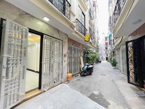 36.5m² – ngõ 424/10 ngọc thụy – mặt tiền 3.3m – 4 tầng – ô tô lùi cửa – nhà đẹp