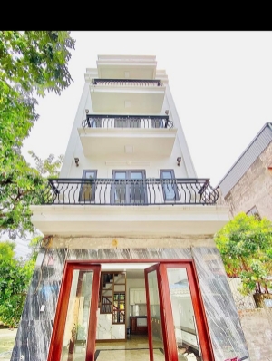 Bác nào cần nhà ở ngây - dt42m2 - mt5m - 5 tầng - giá 7 tỷ - ngõ ô tô  tránh -