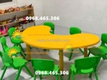 Bàn bán nguyệt mầm non, ghế tay vịn mầm non nhiều màu