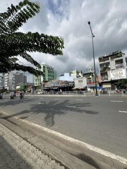 Bán đất 2 mặt tiền trước + sau dương quảng hàm - dt: 4x29m, gpxd 9 tấm, 20,9 tỷ.