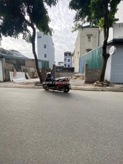 Bán đất thượng thanh cạnh him lam. 54m x 5m vuông đẹp oto tránh thông. lh