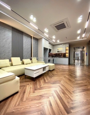 *bán gấp- căn 6 tầng thang máy_ sát cv hoà bình/ ngoại giao đoàn- dt 35m x 6