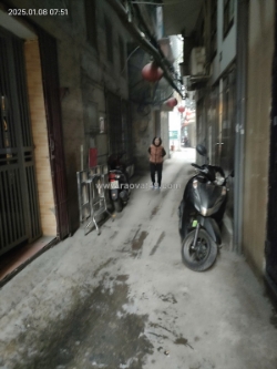 Bán gấp giá rẻ giải phóng 70m, cấp 4, mặt tiền 4.3m, 1.05 tỷ hoàng mai.
+