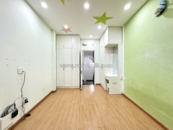 Bán gấp - khu phan xích long - 33m2 - 3.3 x10- 6 tầng - 4 pn - 5 wc - hẻm xe