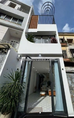Bán gấp nhà đẹp - tại đặng văn ngữ – khu vip – 3 tầng – ô tô vào nhà – giá hấp