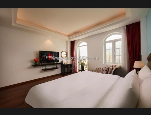 Bán khách sạn 30 phòng  hàng gai, phố cổ hà nội