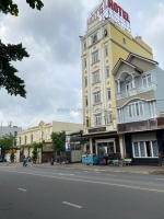 Bán khách sạn ngay big c go dĩ an – bình dương -124m² (6.2m x 20m) – dt :