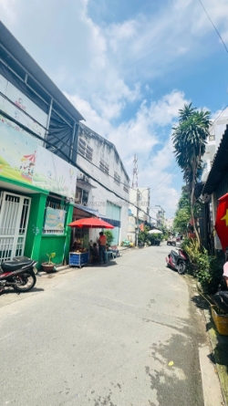 Bán  mặt tiền kinh doanh – dtcn 100m² (6×17) – 2 tầng – xe hơi ngủ – ngay chợ