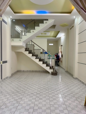 Bán nhà 2 tầng 4 x 13,6m  shr hẻm xe hơi  lâm thị hố, tân chánh hiệp q12 giáchỉ