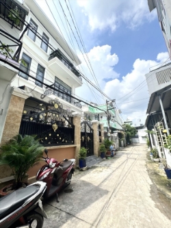 Bán nhà 2 tầng hẻm xe hơi 3 phòng ngủ chỉ 3,35 tỷ gần kha vạn cân linh tây thủ