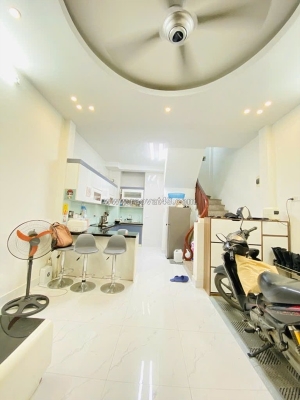 Bán nhà 5 tầng ngọc thụy- 2 thoáng - ô tô đỗ cổng -nhỉnh 7 tỷ.